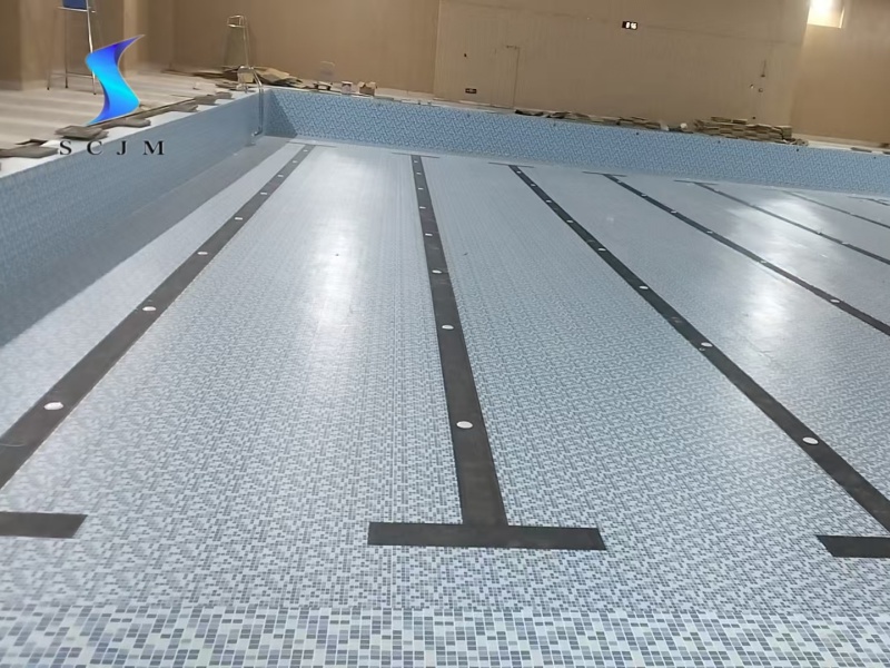 山東青島室內泳池膠膜鋪裝完成